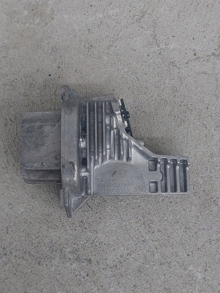 фото №1, Audi a3 8v преобразователь лампы led 18156601l