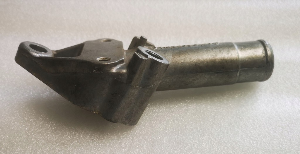 Патрубок води mercedes 2.0 2.3 r1022030473 Оригінал