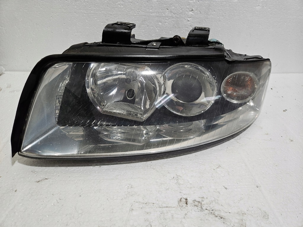 фото №1, Audi a4 фара лампа перед левая 8e0941003f