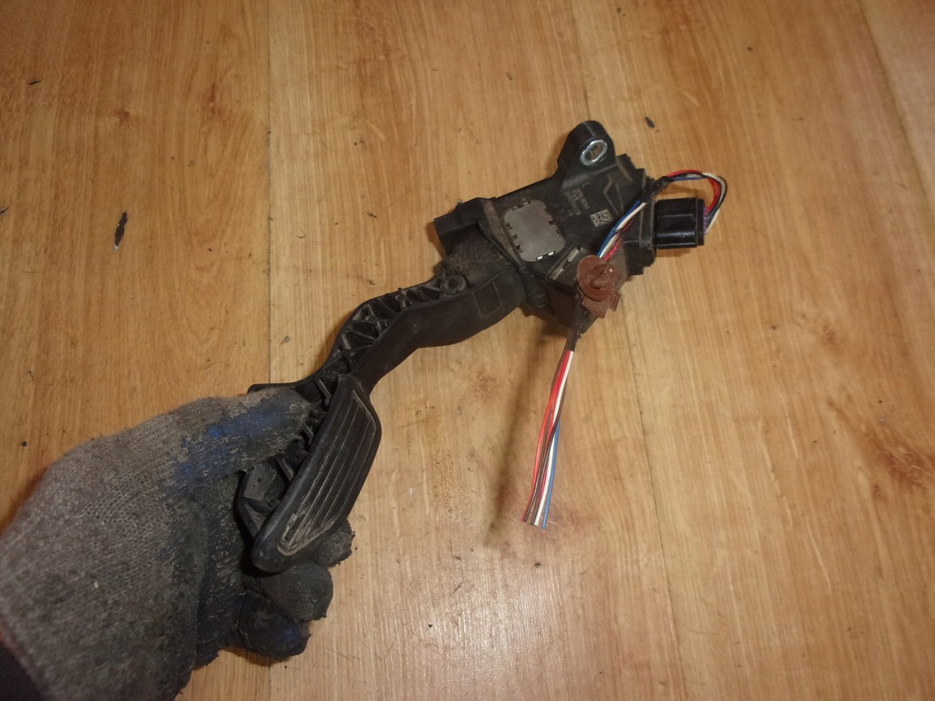 фото №1, Toyota yaris iii педаль газу потенціометр