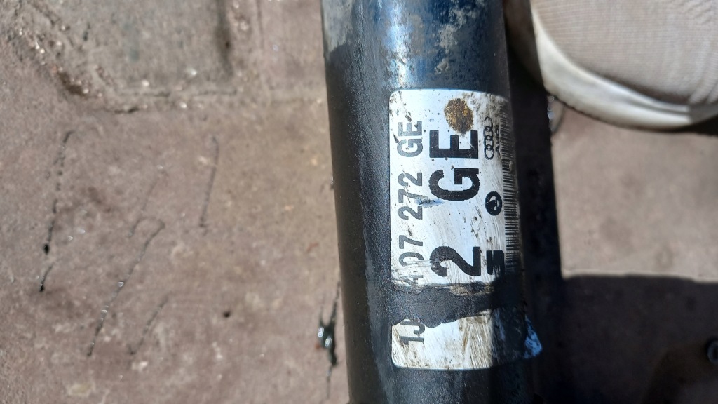 Приводной вал правая перед vw golf iv 00r универсал Оригинал