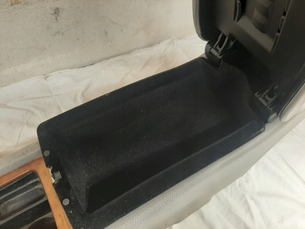 фото №7, Mercedes w203 подлокотник туннель средний