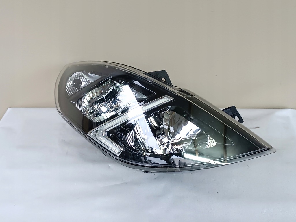 фото №1, Opel movano b lift лампа правая передняя led 260107241r