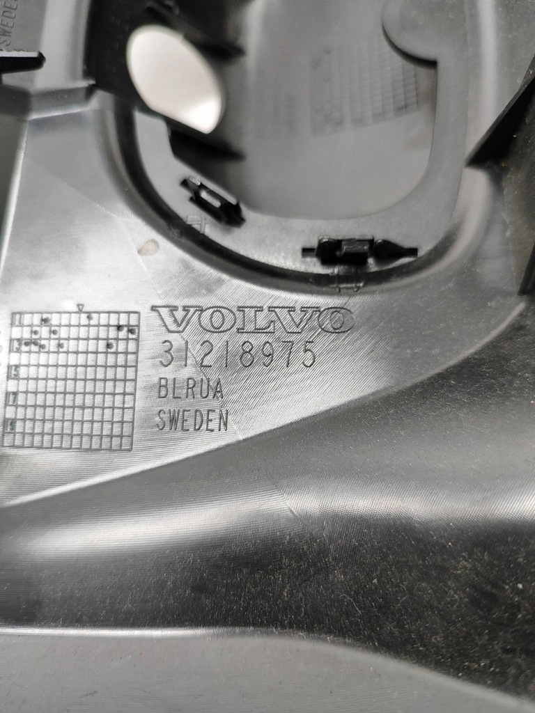 фото №8, Volvo v40 2014 оздоблення дзеркало заднього