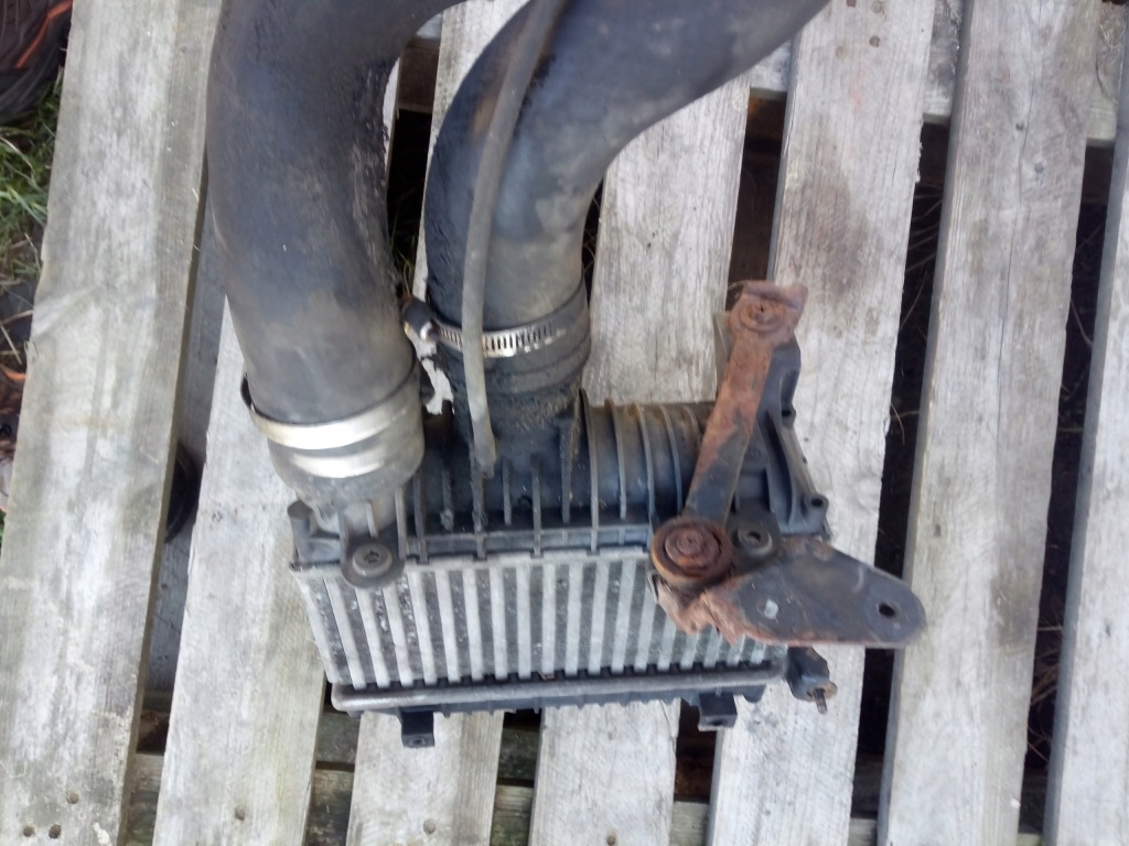 Toyota avensis t25 2,0 116km интеркулер руль воздуха б/у Недорого