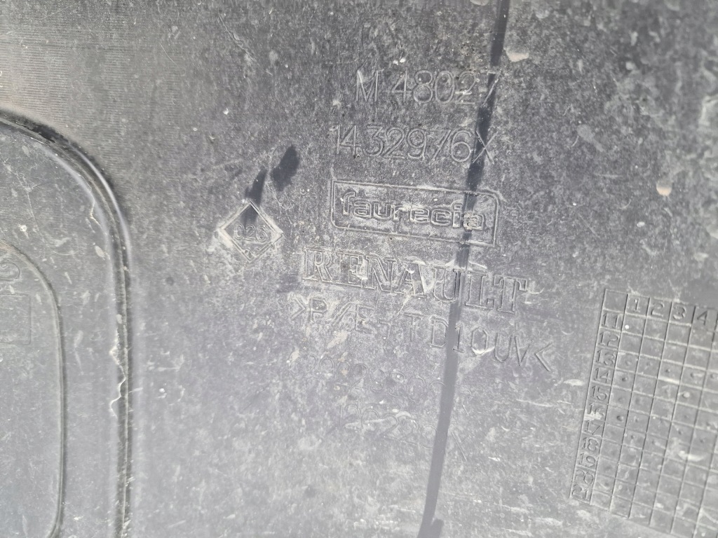 Renault kangoo 3 iii 2013-2020 rok бампер перед + заглушка фаркоп 1432976x Недорого