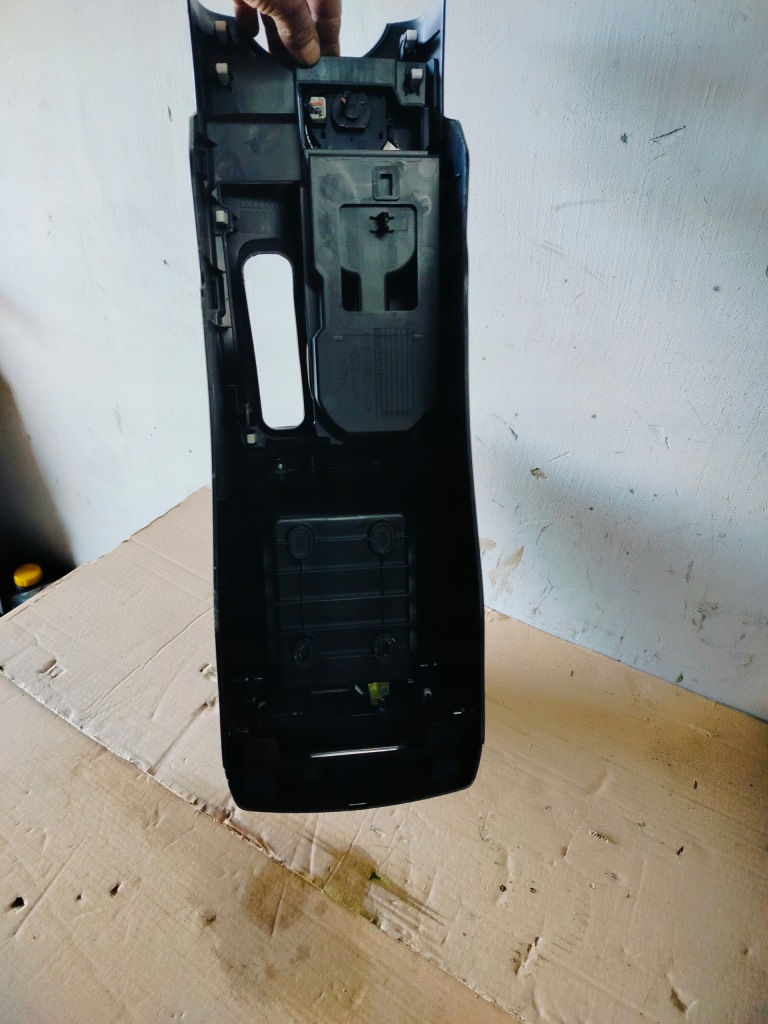 Купити Mitsubishi outlander 2 c-crosser 4007 підлокітник тунель середній 8011a083