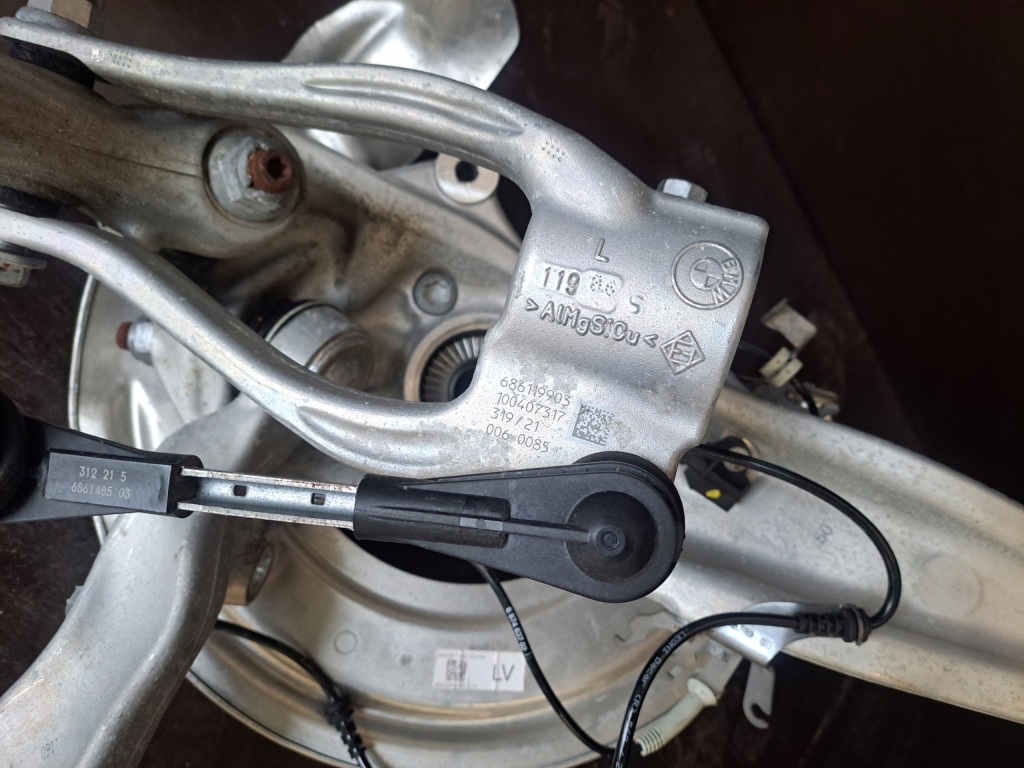 Bmw 8 m850ix g16 поворотний кулак важелі ступиця лівий перед 36 km Зі Шроту