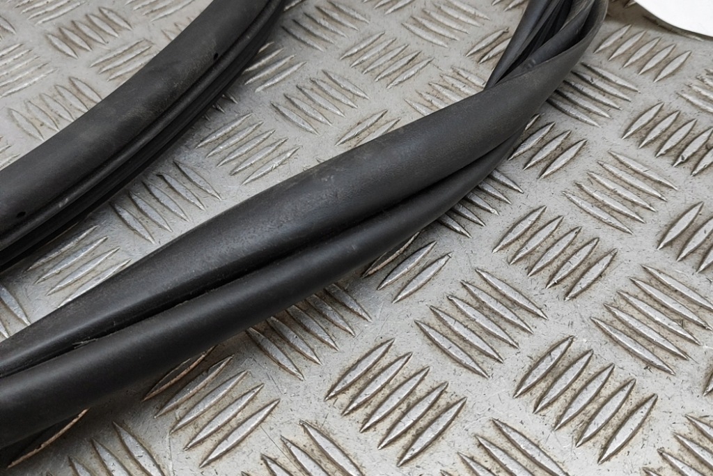 фото №5, Hyundai ioniq 5 ne передня ліва прокладка двері гумовий 82110-gi000 2021 25