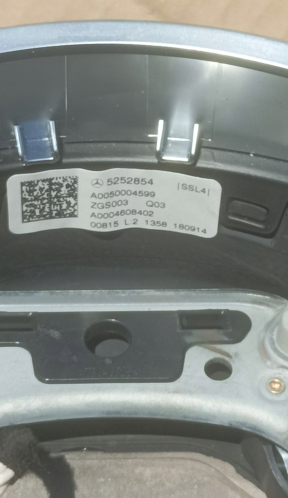 фото №7, Повітропровід пелюстки перемикання mercedes w177 a klasa gla h247 w247 amg czerwona nić