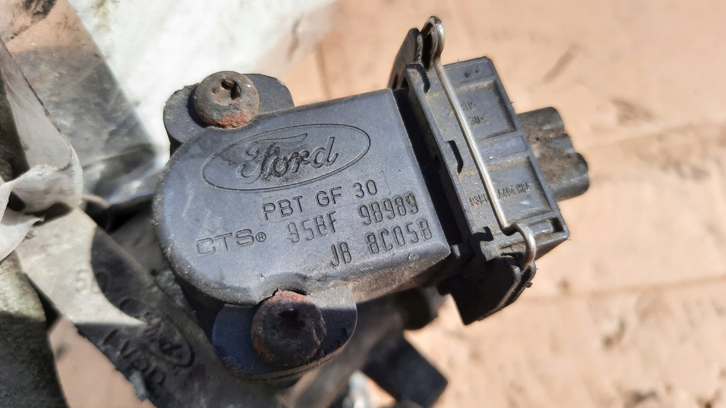 фото №4, Дросельна заслінка ford puma 1.7b 98r 95bbf 9b989