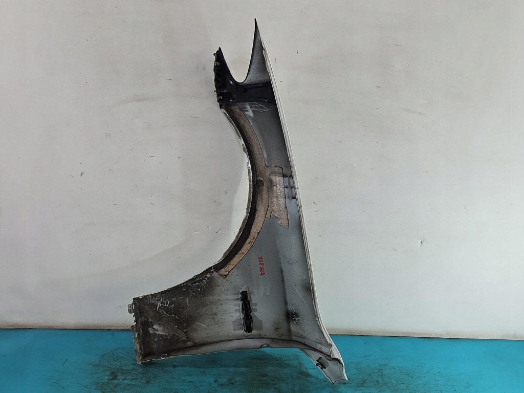 Крыло  перед правый  bmw 5 f10 f11 белый 300 в Украине