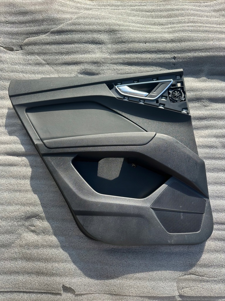 фото №1, Audi q4 e-tron sportback оббивка обшивка двері 89a867487....