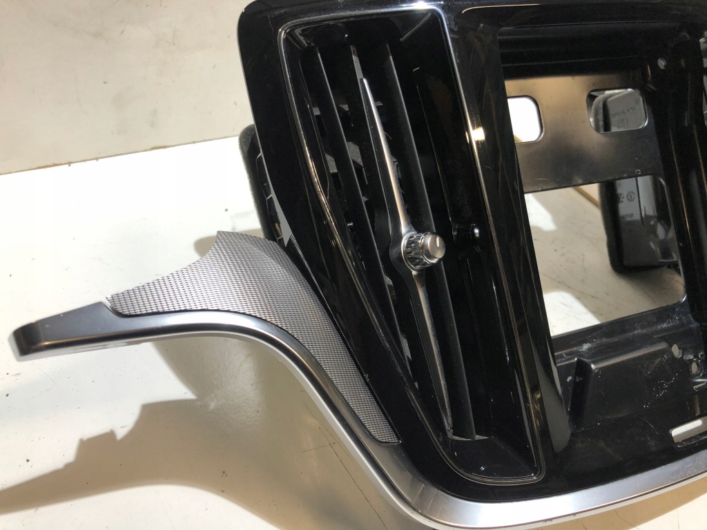 фото №8, Volvo v60 ii рамка навигации накладки воздуховоды хром декоры приборная панель панель