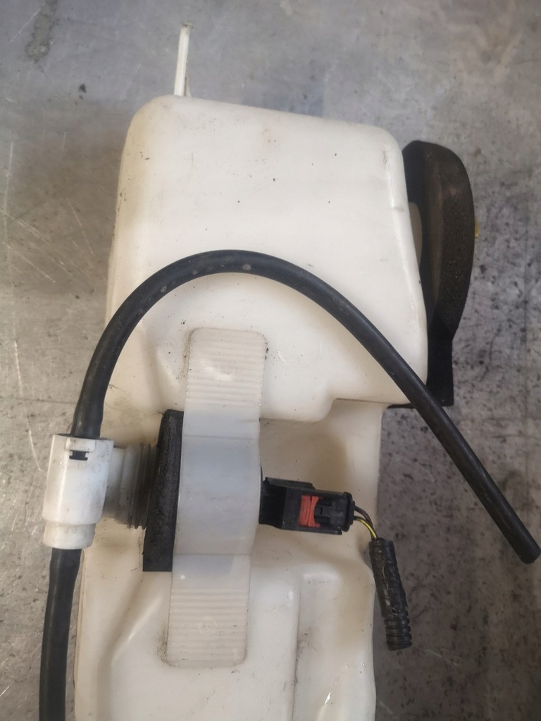 фото №4, Chrysler pt cruiser бак жидкость 05152059aa