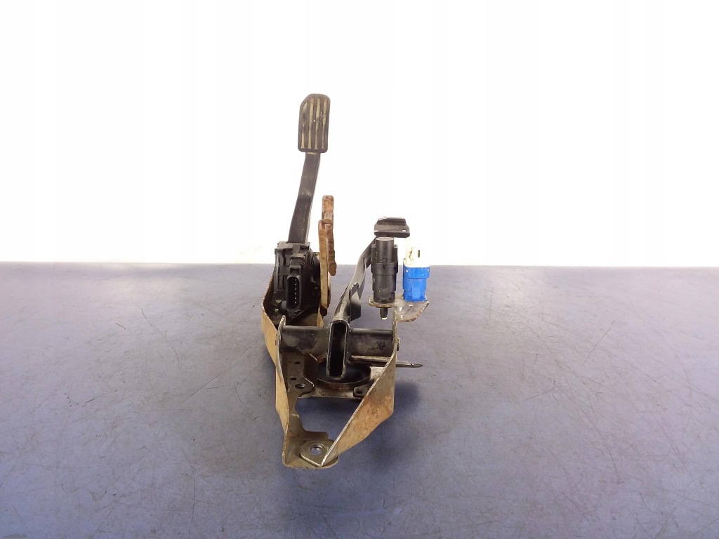 фото №1, Volvo xc60 i 2.0 d4 педали газа тормоза