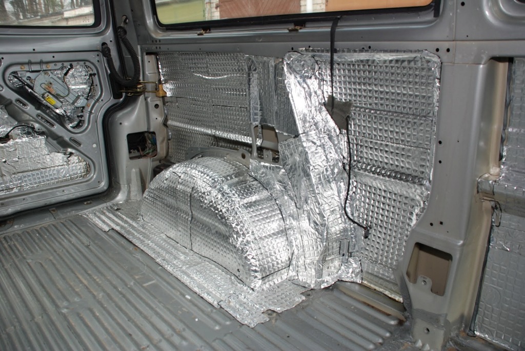 Мат шумоізоляційна 2 mm бутилова до автомобіля 1 m2 на кришці  багажника капот Оригінал