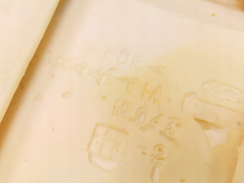 Гумовий елемент спинка сидіння правий перед ford focus 1998-2005 cak оригінальний номер 1215954 Київ