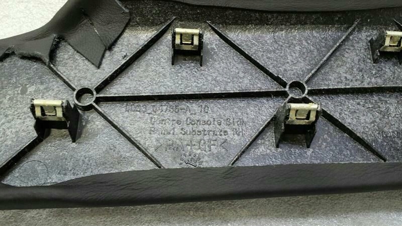 Aston martin vanquish s правый  накладка консоли cd33-04735-a накладка консоли re Недорого