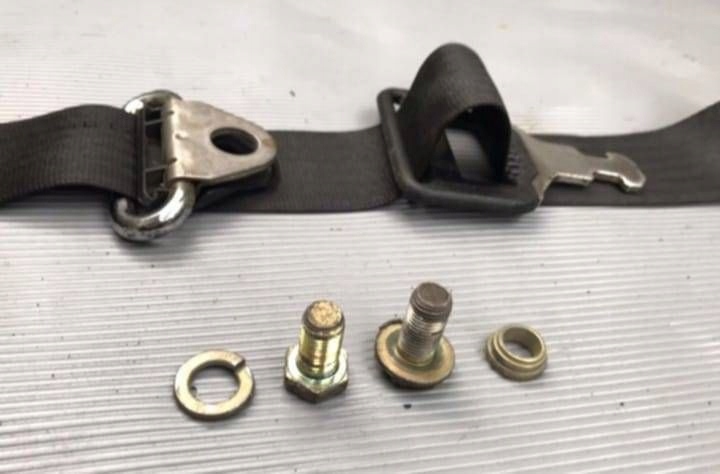 Mercedes-benz w123 1982 ремень безопасности правый задний  r Киев