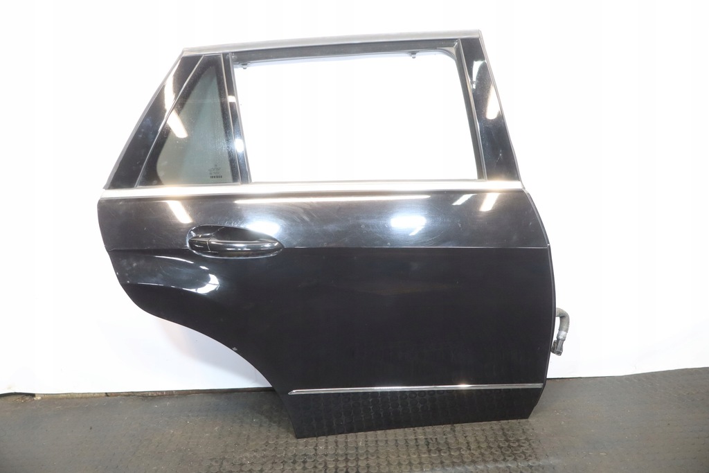 фото №1, Дверь правый задняя mercedes e klasa w212 197