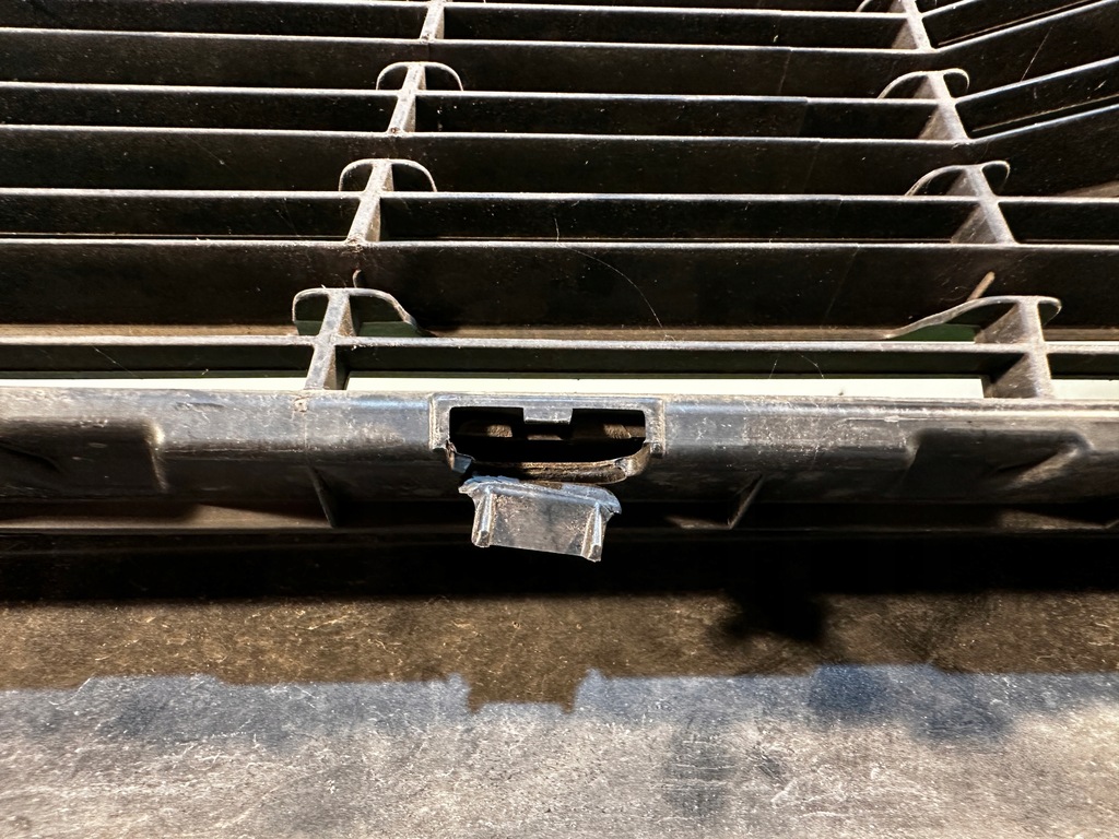 фото №9, Citroen ds4 ii 2021- решётка бампера средняя перед передняя 9834470080