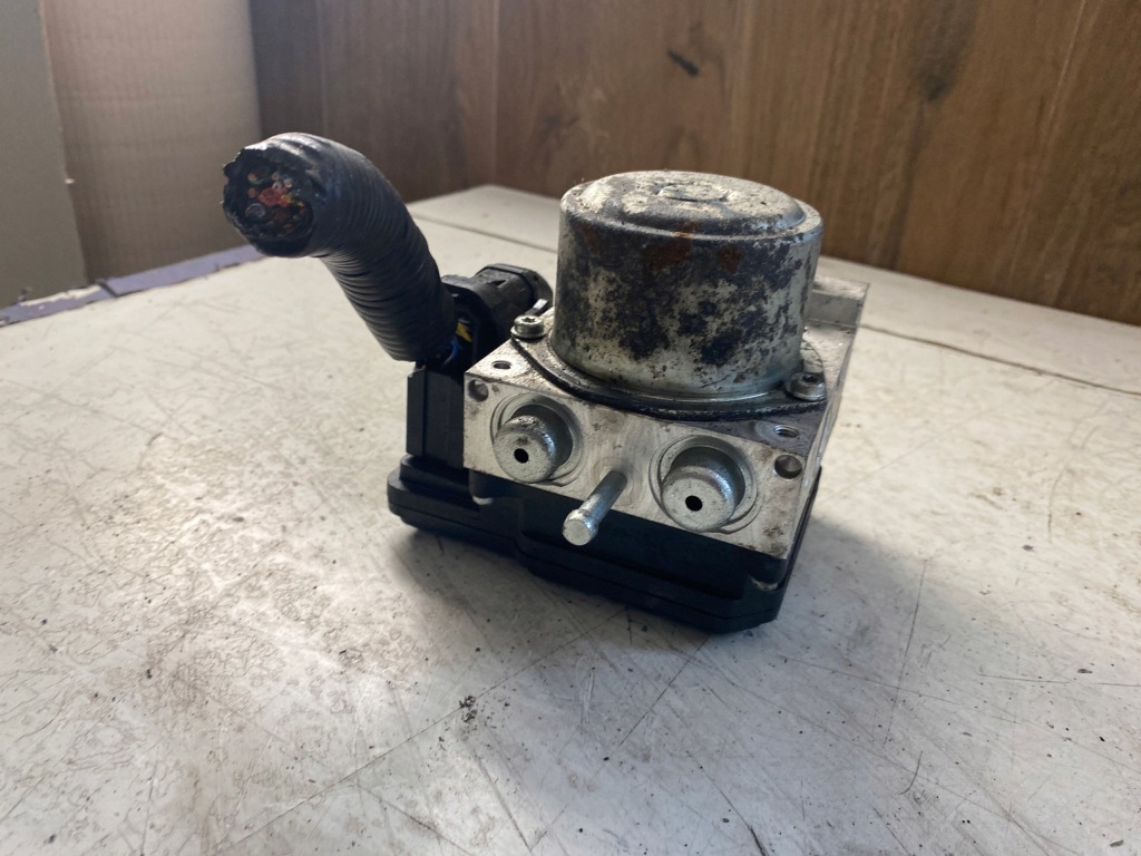 фото №1, Nissan leaf i насос abs 47660 4nc0a