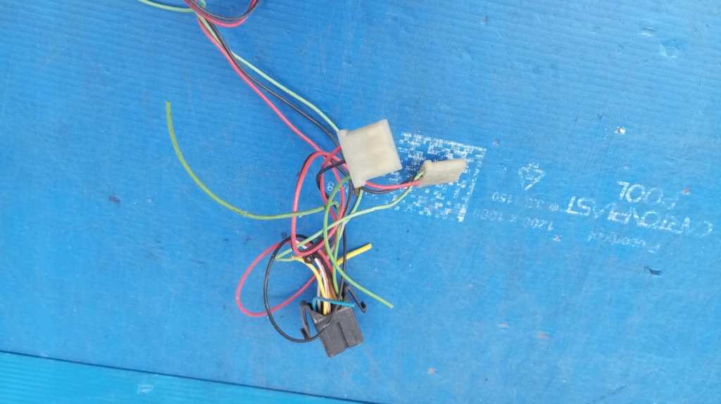 Держатель кронштейн преобразователя ксенон bmw e46 Недорого