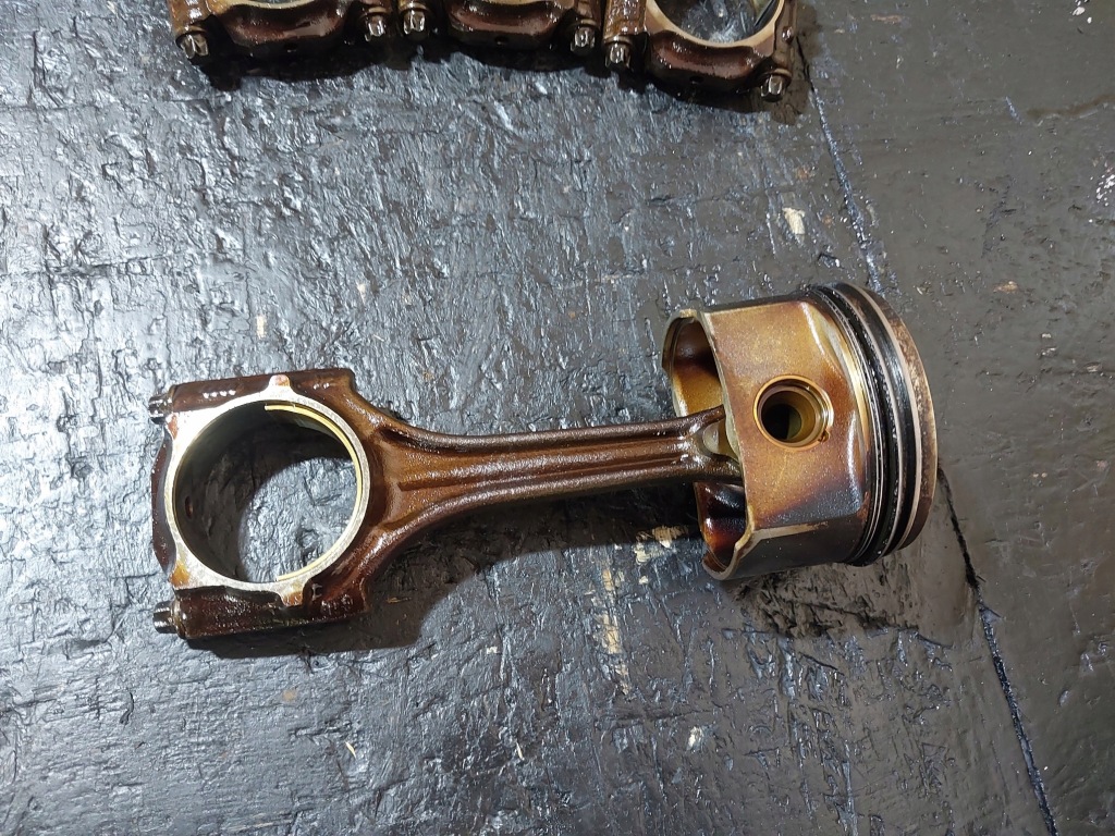 фото №4, Поршень шатун vw passat b5 1.8t awt 150km