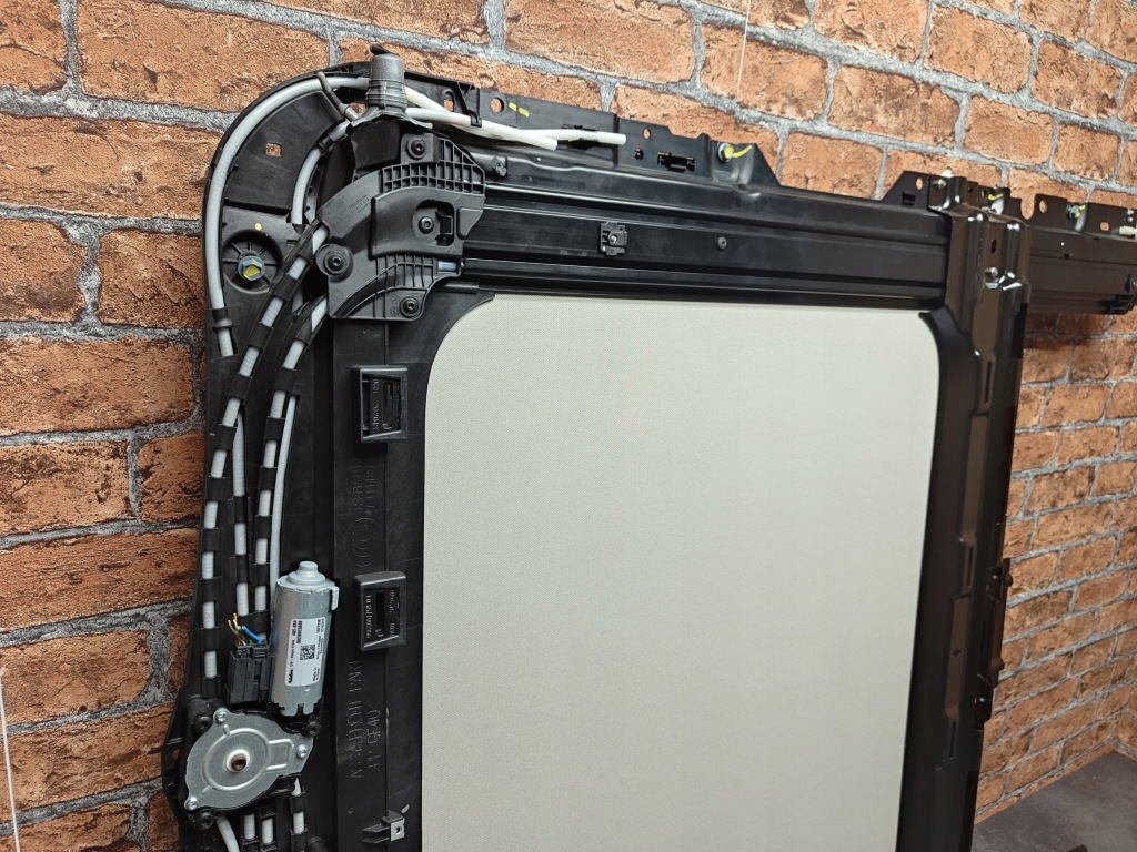 фото №10, Bmw g20 g20 lci g26 g42 люк крыша сдвижной стеклянный бежевая потолок