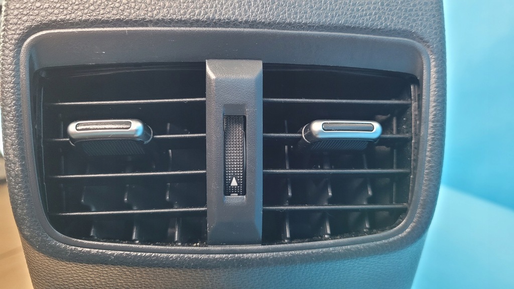 фото №6, Suzuki swace 1.8 hybrid подлокотник туннель средний соединитель usb 85532-12020