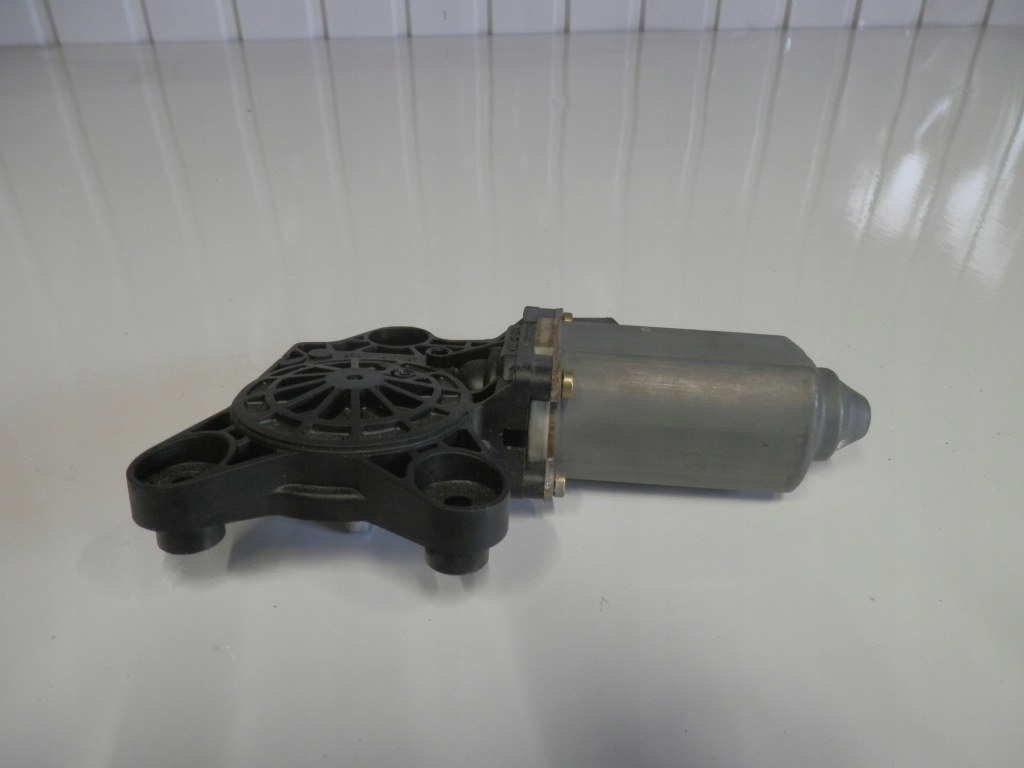 фото №1, Mercedes s-klasa w220 моторчик стекло правый задняя