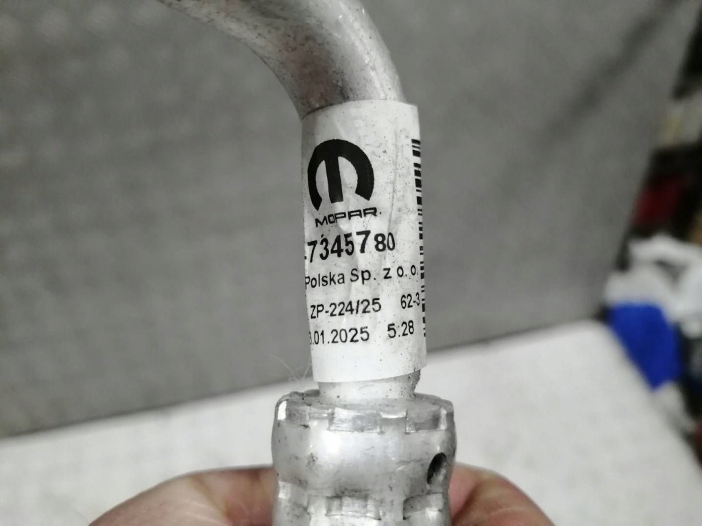 Шланг пабтрубок  кондиционера citroen e-c3 c3 iv 1.2 thp 9847345780 в Украине