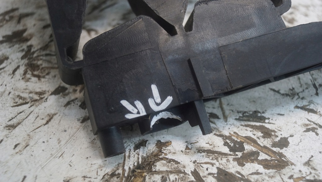 фото №9, Направляющая лампы левый audi a4 b8 8k0805607a