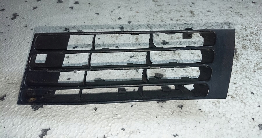 фото №1, Решётка бампера audi 8d0807345