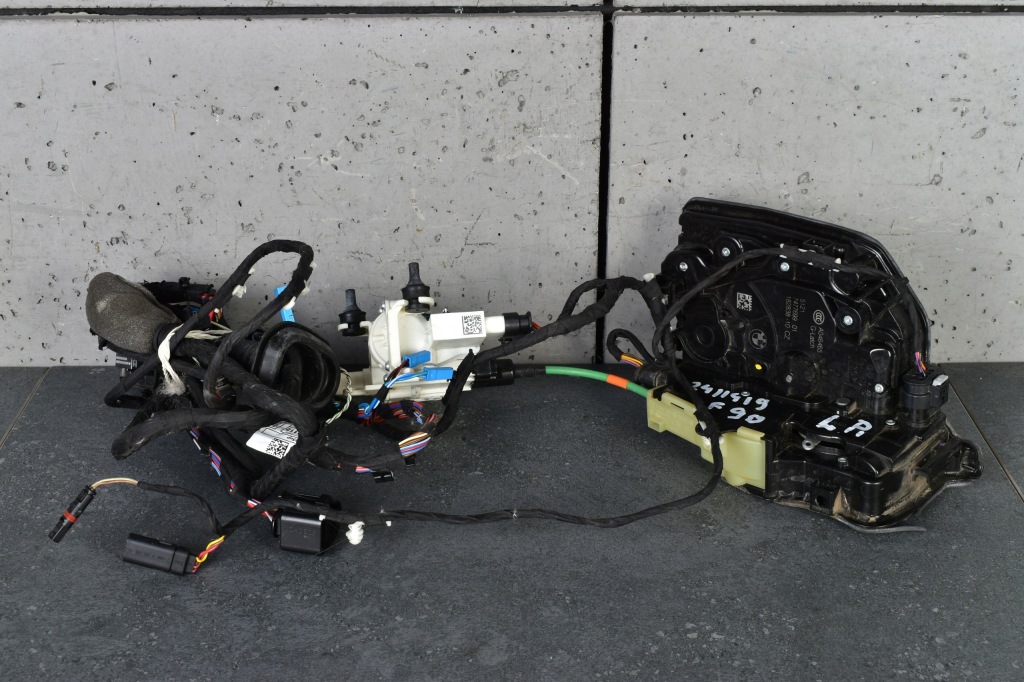 Bmw 5 g30 g31 m5 f90 замок замки доводчик diciągi soft close softclose Киев