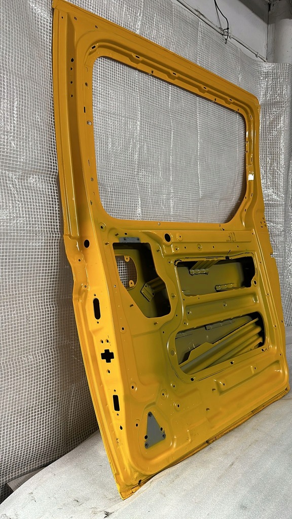 фото №5, Hyundai staria 2021- двері задня праве