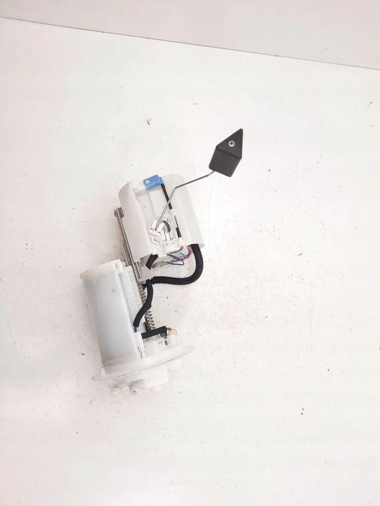 фото №1, 2011 lexus ct 200h насос пального w бак 7702047092