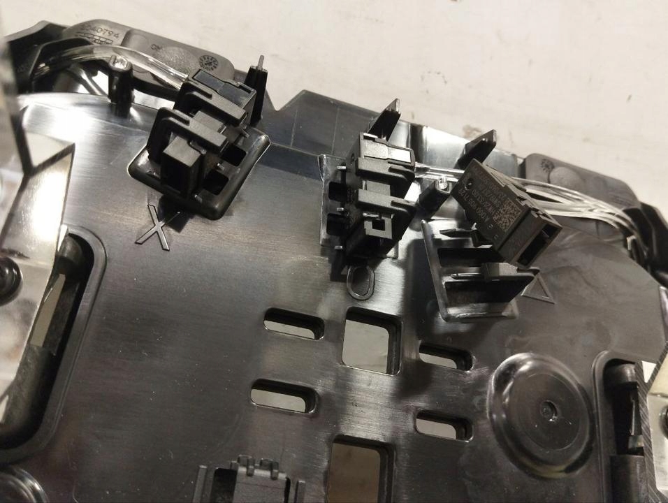 Купить Mercedes-benz eqe v295 2023 рамка бардачка панели приборной панели a2956801302