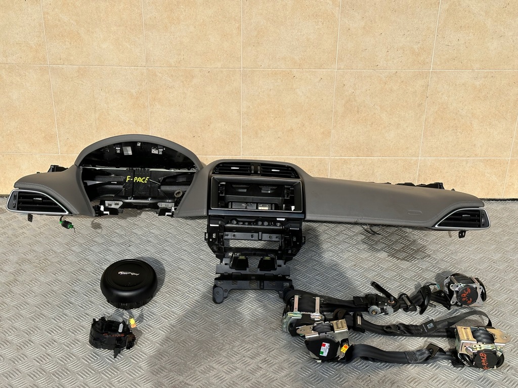 фото №1, Приборная панель консоль приборная панель подушка безопасности jaguar f-pace 2019 rok