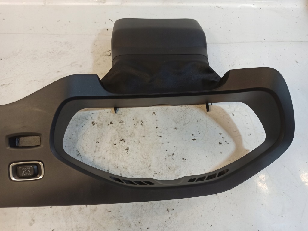 Volvo v40 ii r-design 2014 рамка корпус спідометра дисплея 31393363 Оригінал