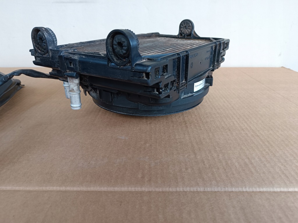 Volvo радіатор вентилятор додаткова води гібрид 32252072 оригінал Ціна