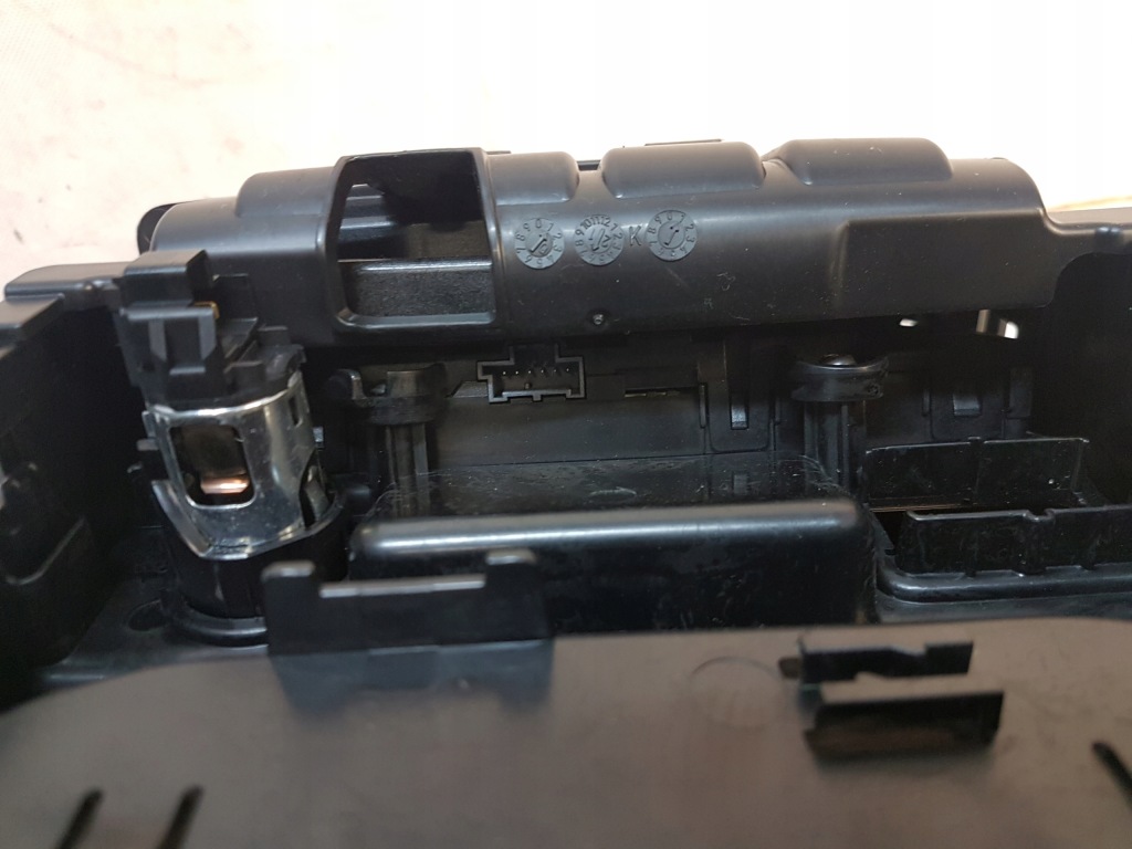 фото №6, Бардачок mecedes eqa gla w177 w118 зарядное устройство индукционная a1776806001