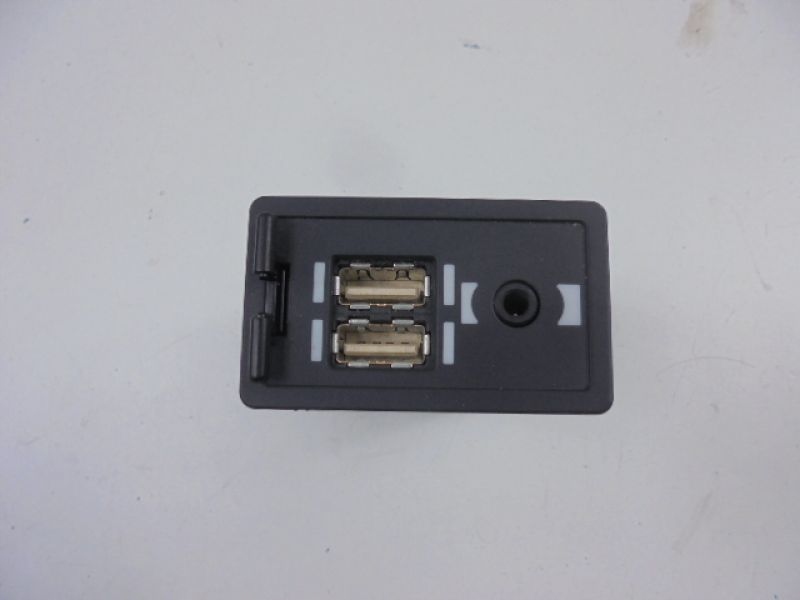 фото №4, Lexus is iii разъём port usb fa0600112a