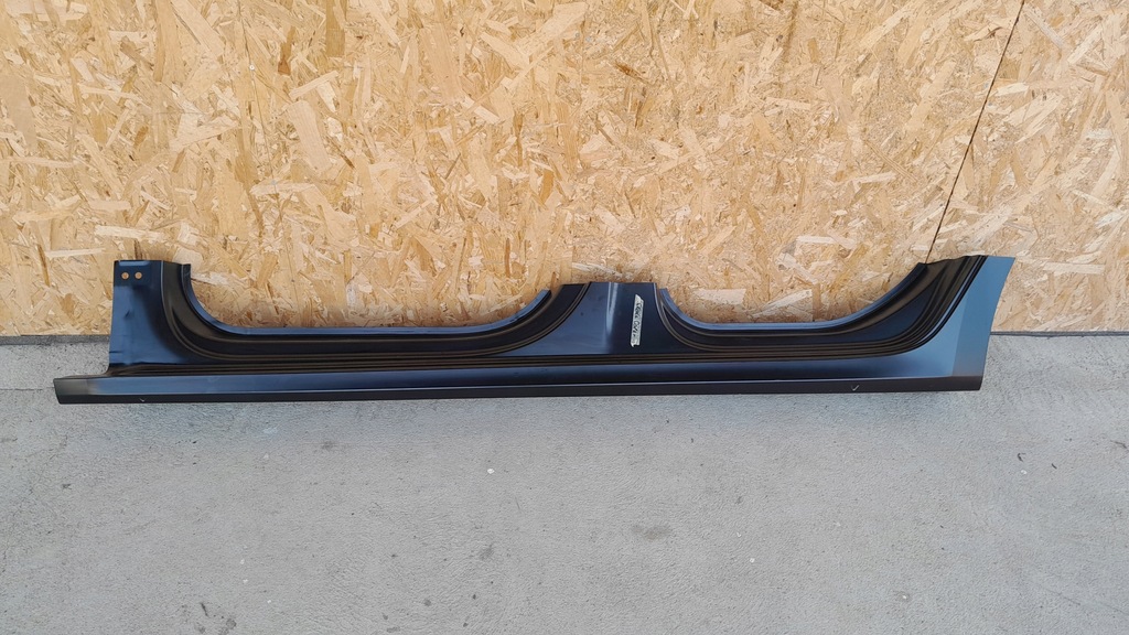 фото №1, Skoda octavia iv kombi левая обшивка порог порог