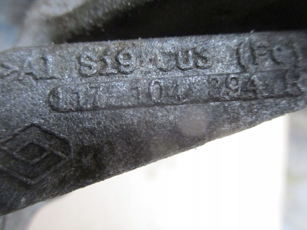 Кронштейн генератора 117104394r qashqai j11 1.2tce в Украине