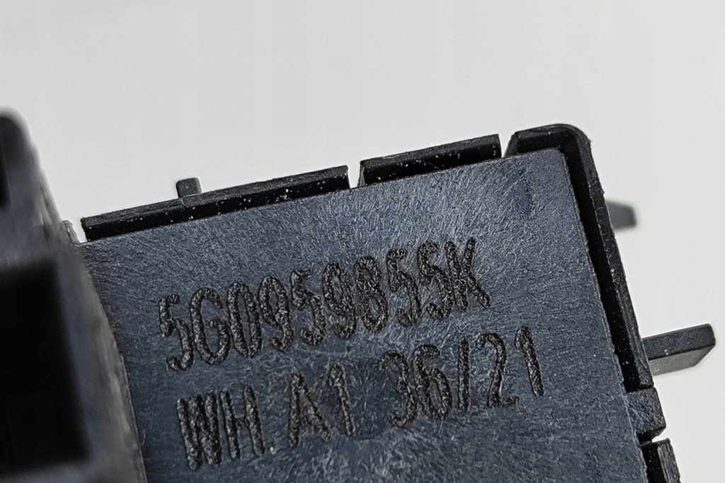 фото №7, Volkswagen id.4 e21 переключатель стекло задних левых дверь 5q0959855k 2022