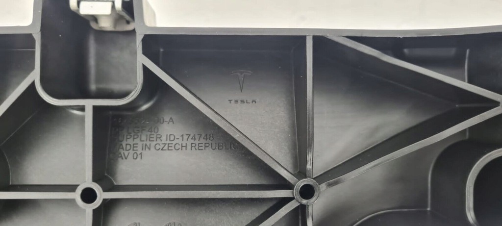фото №6, Tesla y 2020- pas передний усилитель 164352400a
