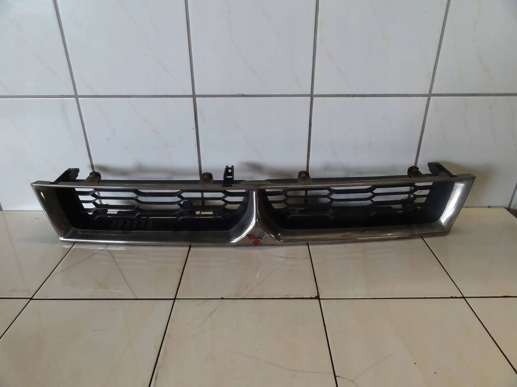 фото №1, Mitsubishi galant viii 03 решётка радиатора решетка перед