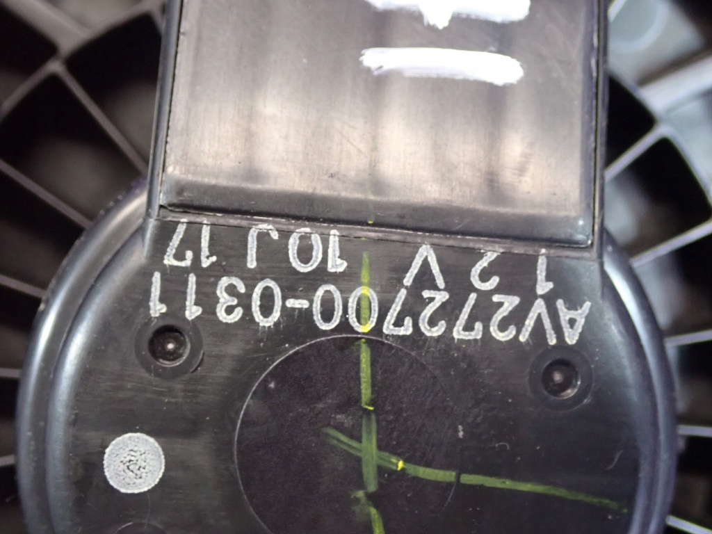 фото №5, Fiat sedici 05- 1.6 16v вентилятор обдув вентилятор av272700-0311 europa eu